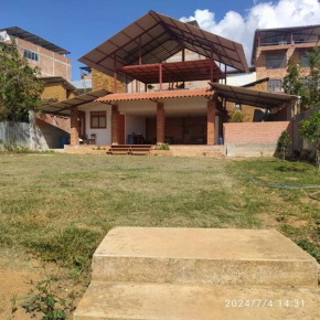casa de campo dentro de la ciudad